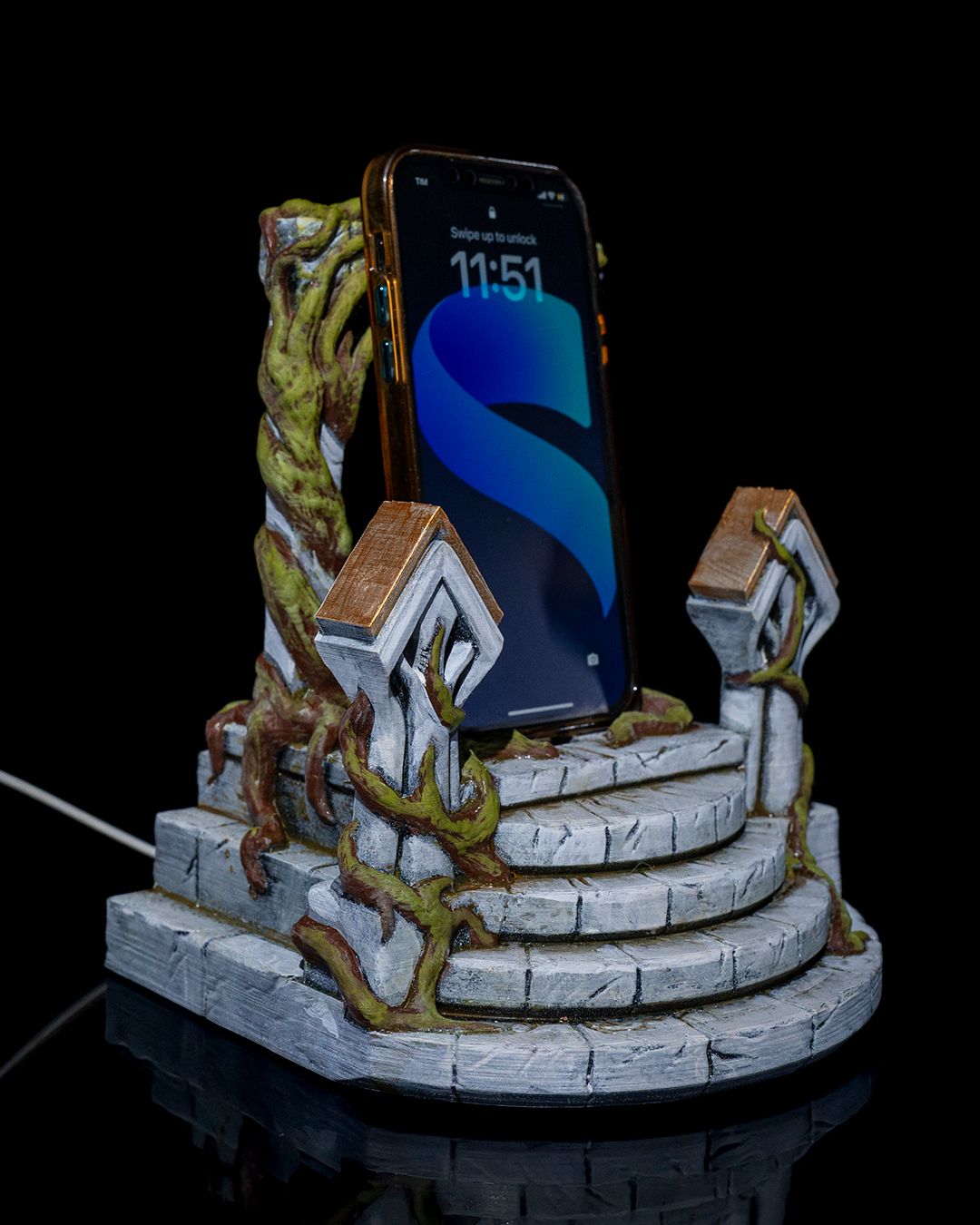 Ancient Gateway 3D Printed Phone Holder with Charging Slot – Majestic Architectural Design for Desk & Nightstand