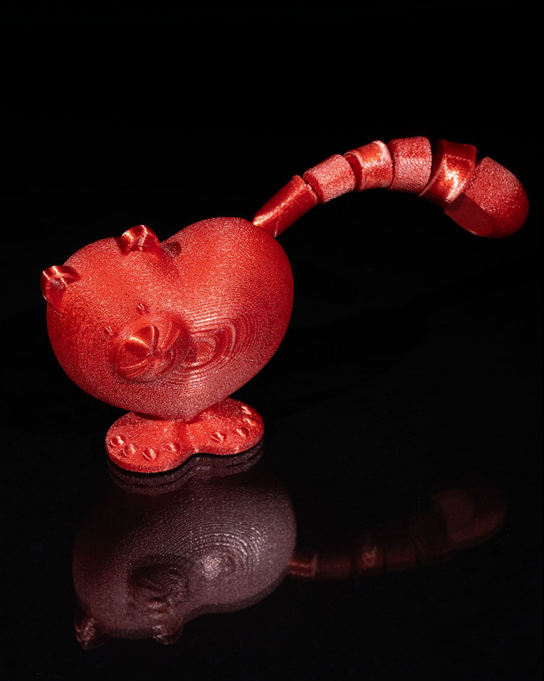 Heart Cat Figurine – 3D Printed Love-Themed Decor with Articulating Tail