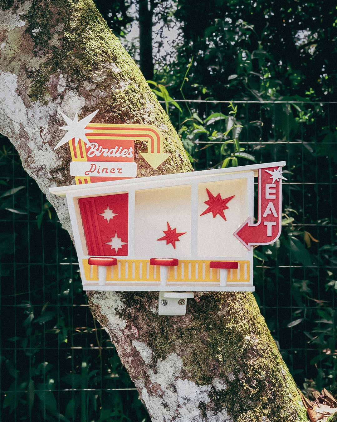 Birdie’s Diner Bird Feeder - Retro 3D-Printed Outdoor Decor