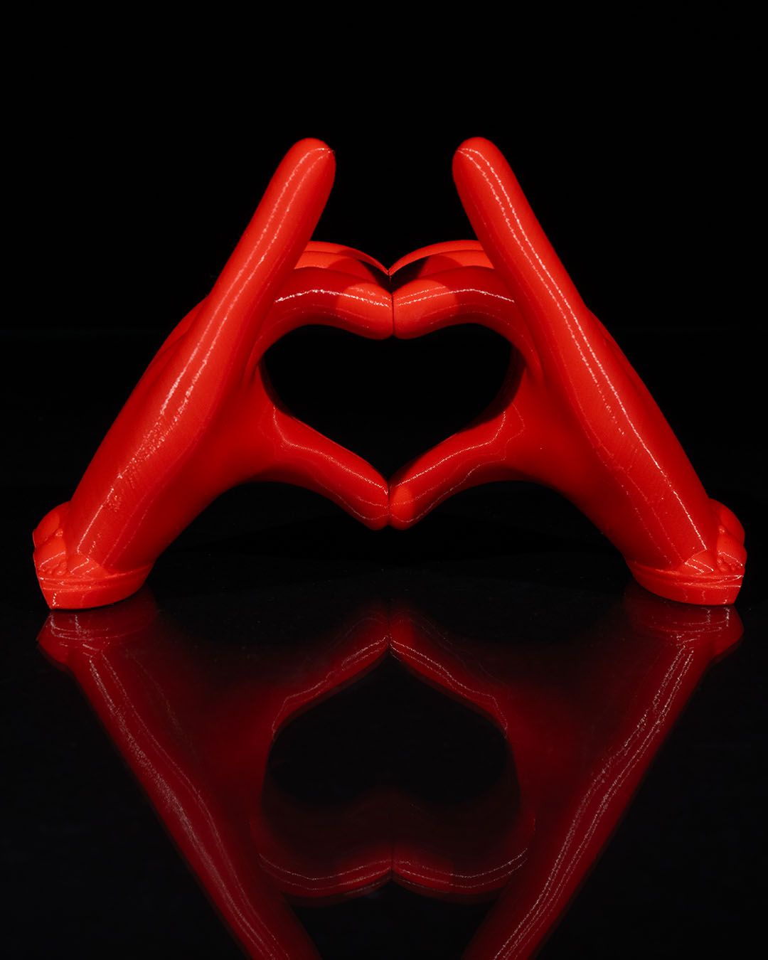 Heart Hands Phone Holder – 3D Printed Valentine’s Day Decor & Gift