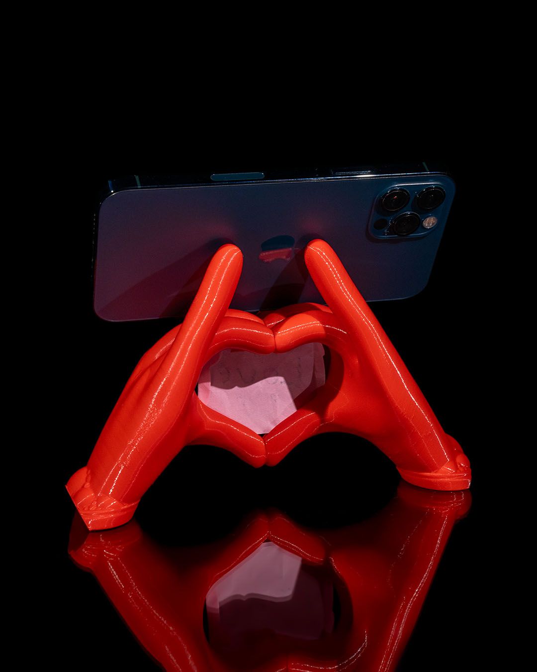 Heart Hands Phone Holder – 3D Printed Valentine’s Day Decor & Gift